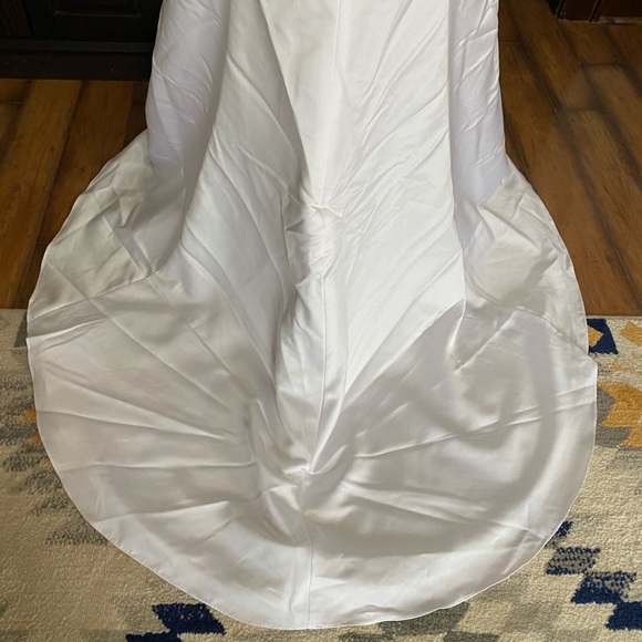 David’s Bridal  Size 16. NWOT - Picture 4 of 6